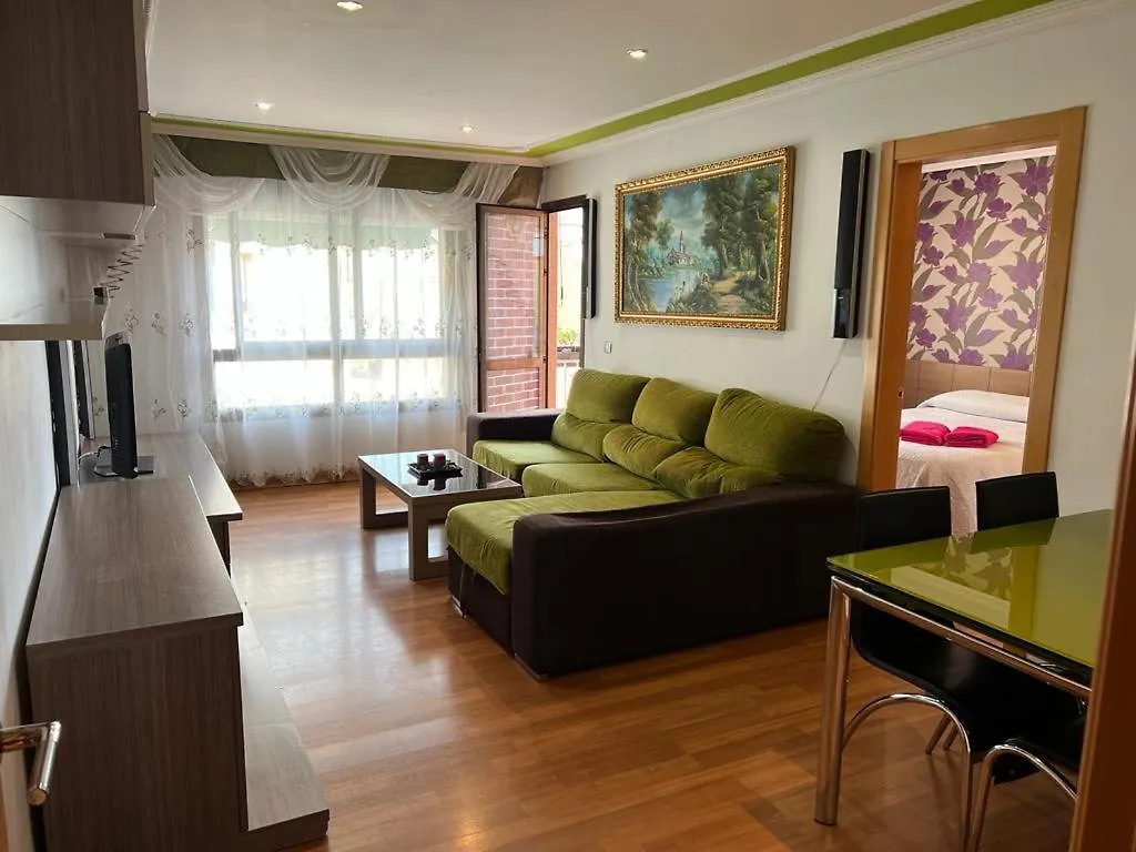 Bonito Piso De 4 Habitaciones- Port Aventura contacts